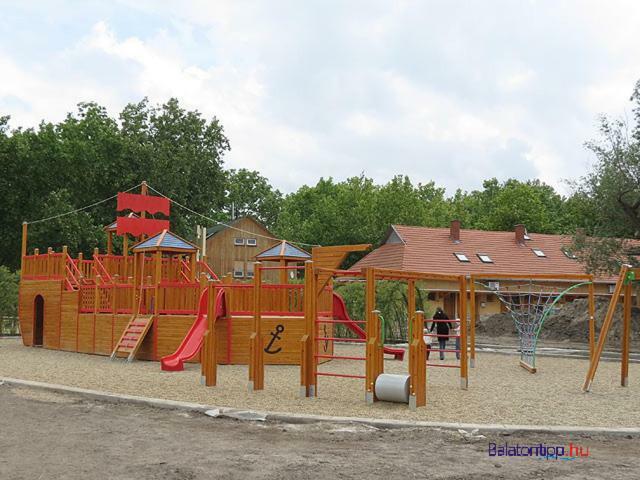 Kids' Paradise House Балатонбоглар Экстерьер фото