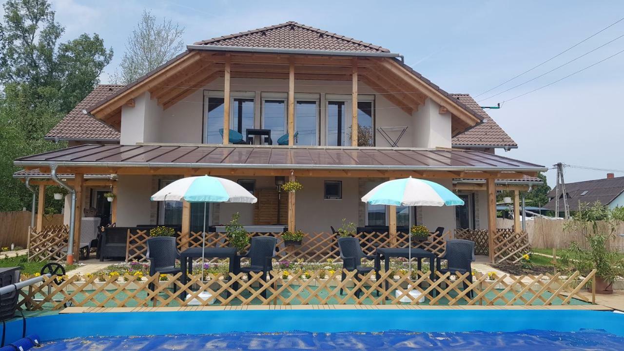 Kids' Paradise House Балатонбоглар Экстерьер фото